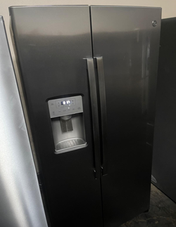 GE Side‑by‑Side Fridge – Slate, Ice & Water Dispenser