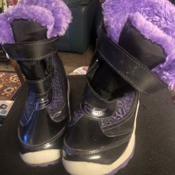 Girls Lined Boots.     Size 13Y