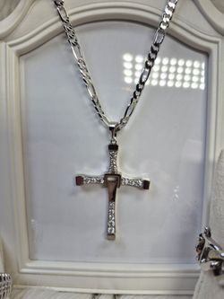 Men's Cross pendant and chain high quality jewelry hypoallergenic waterproof non tarnish 14K gold laminated 60$