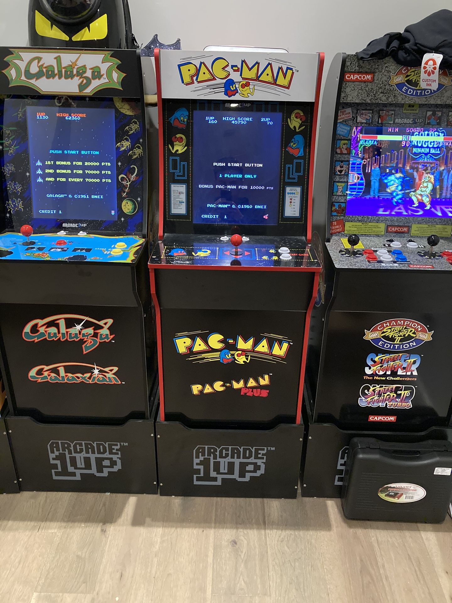 PACMAN 1 UP MACHINE WITH STAND