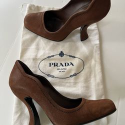 Prada Pump, 36.5, rare early 2000's