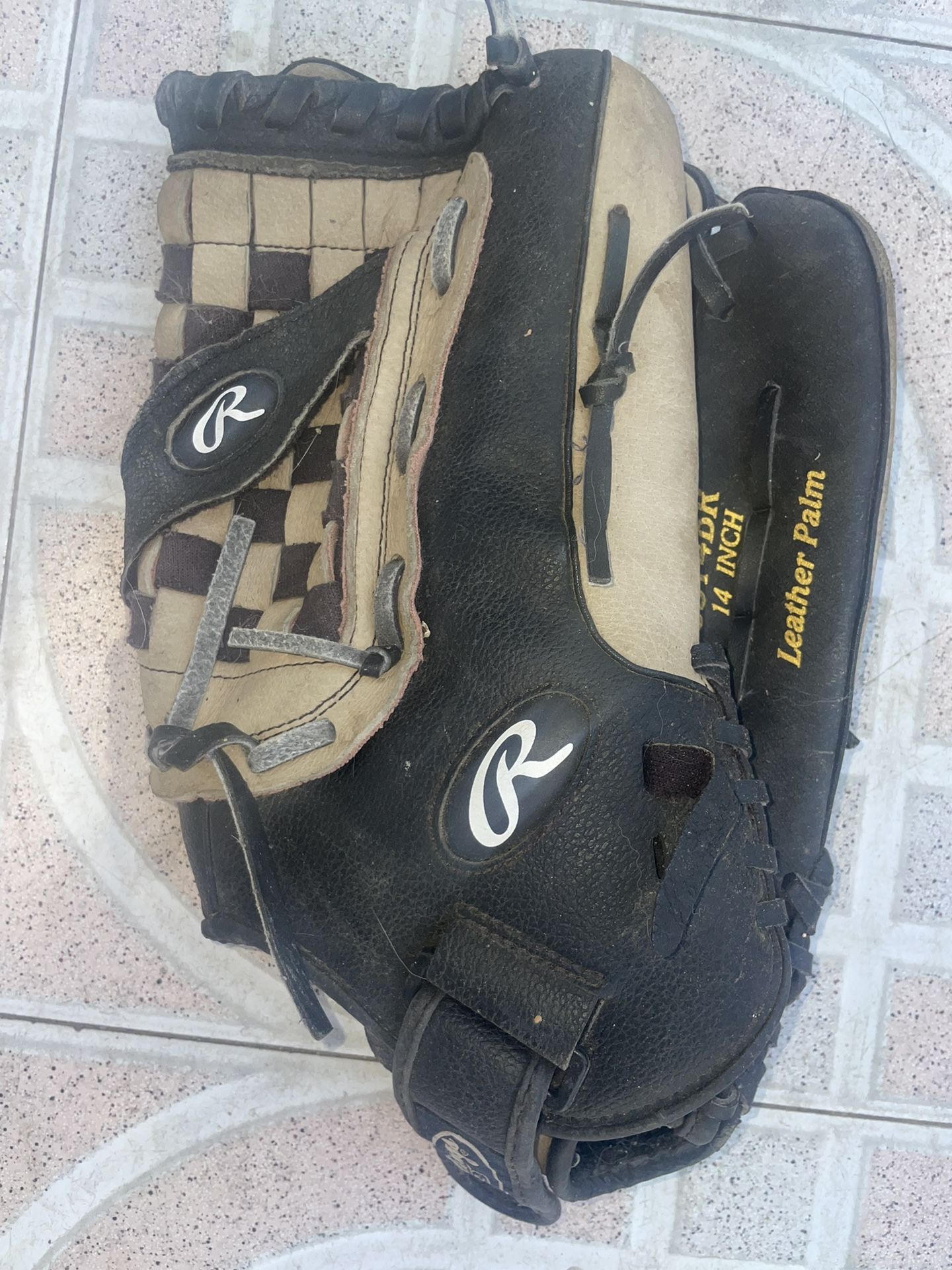 russle baseball glove