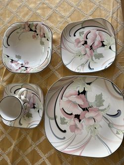 1987 Antique Sango Quadrille Semi-Porcelain Anastasia 60 Piece Collection 