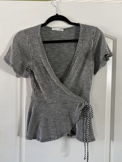 Nordstrom wrap around shirt *super soft*