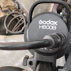 Godox H600B Portable Extension Flash Head.