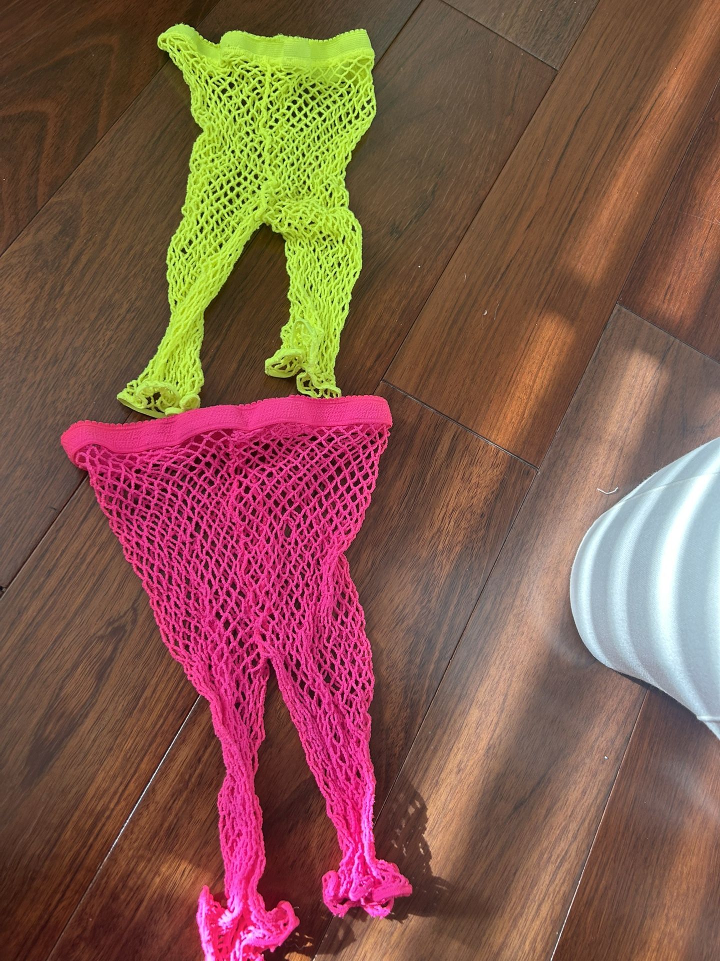 $5 fishnet shorts pink/yellow