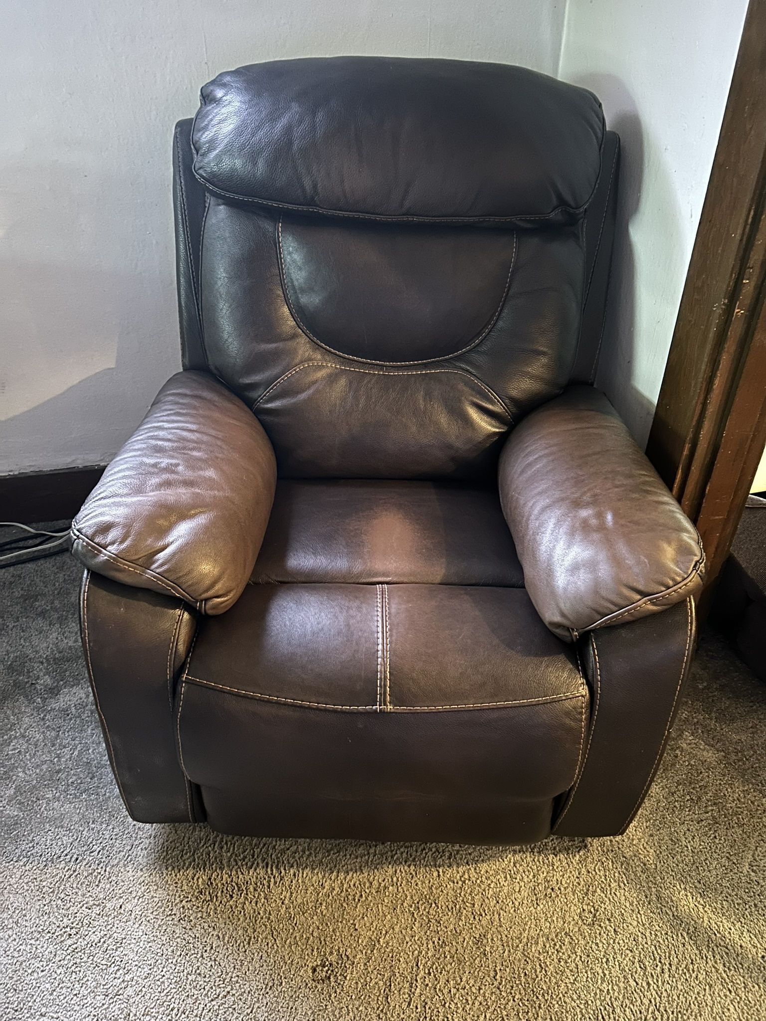 Nice Comfortable Recliner Chair For Sale