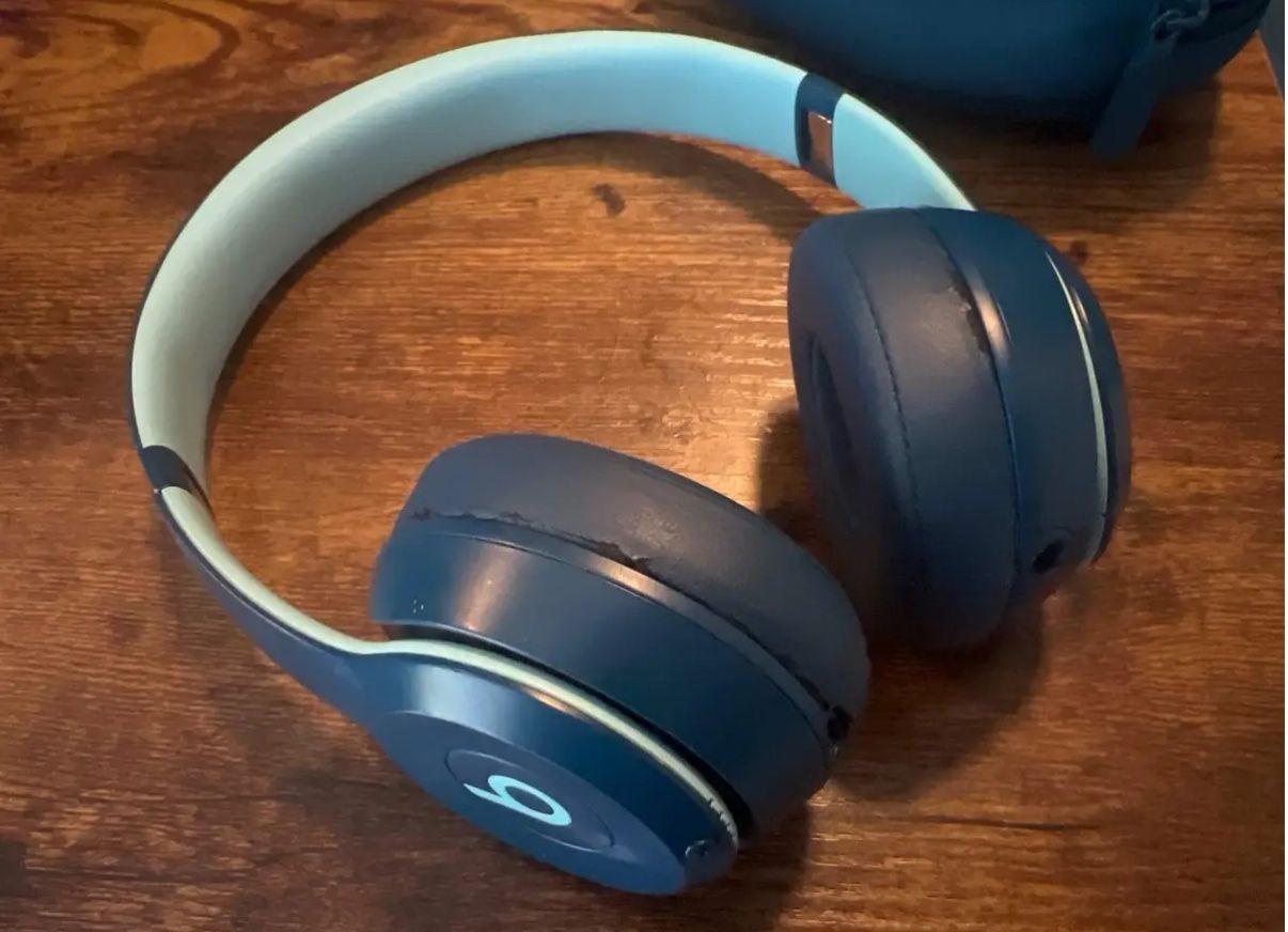 Beats Solo3 headphones in Pop Blue