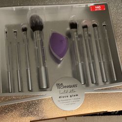 Make Up Brushes Set $25