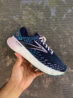 Brooks Glycerin 20 in the Peacoat/Ocean/Pastel Lilac colorway.
