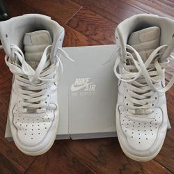 10.5 NIKE Air Force 1