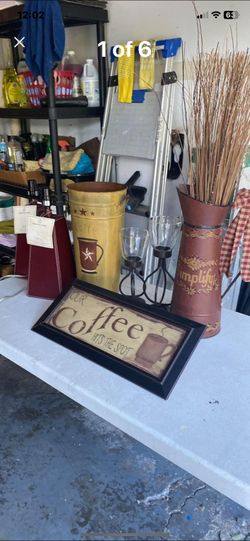 Variety of coffee and latte decorations