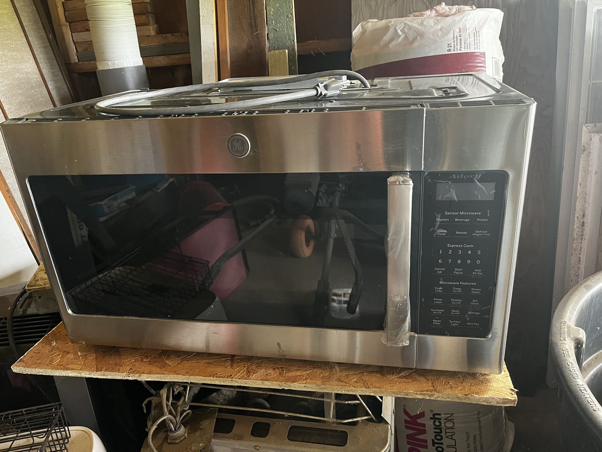 Microwave range vent hood
