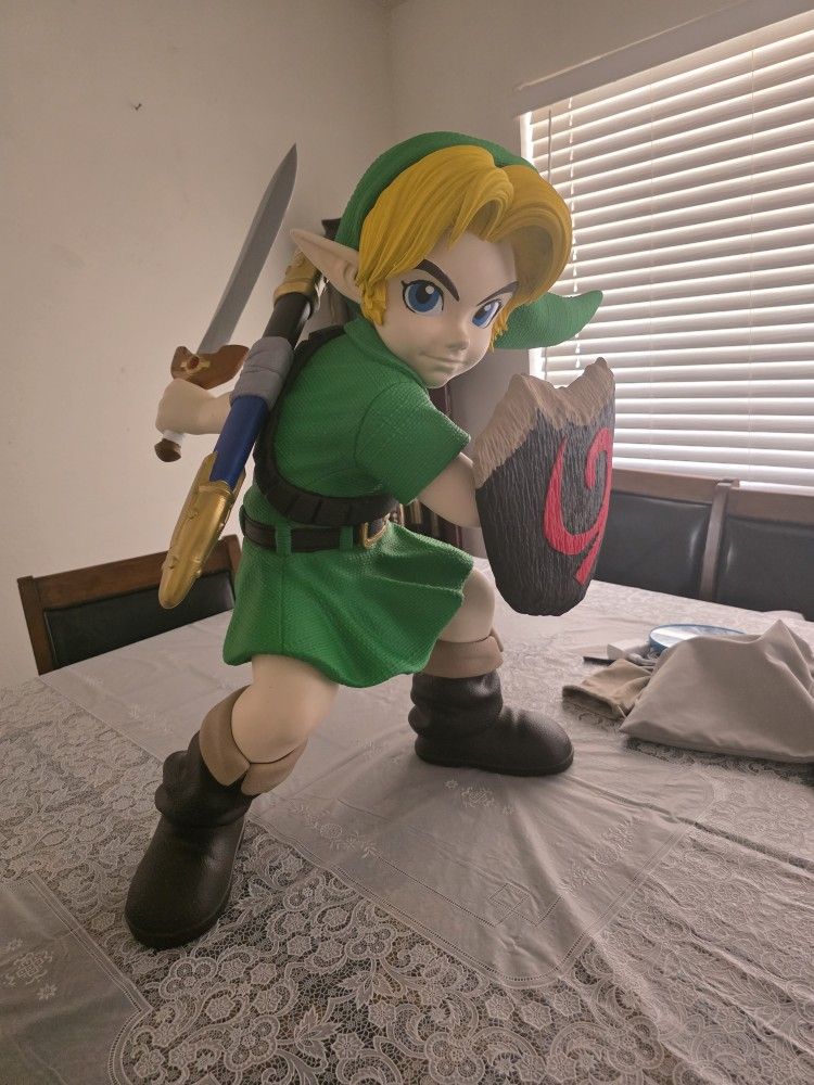 Link Statue