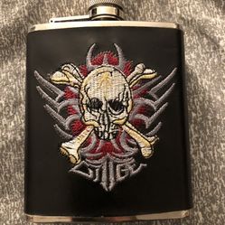Hip Flask 7oz Stainless Steelfor Men and Women Biker Skull
