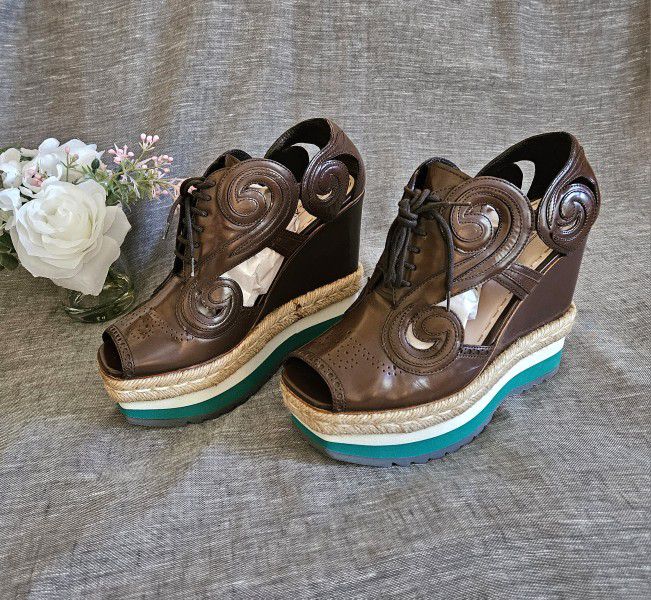 Women's Authentic Prada Brown Leather Wedge Block Heels Pump  Size 7.5 US