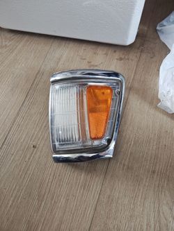 Toyota corner lens