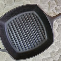 LODGE 10.5" SQUARE GRILL PAN