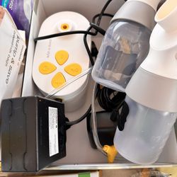 Medela Pump And Supplies 