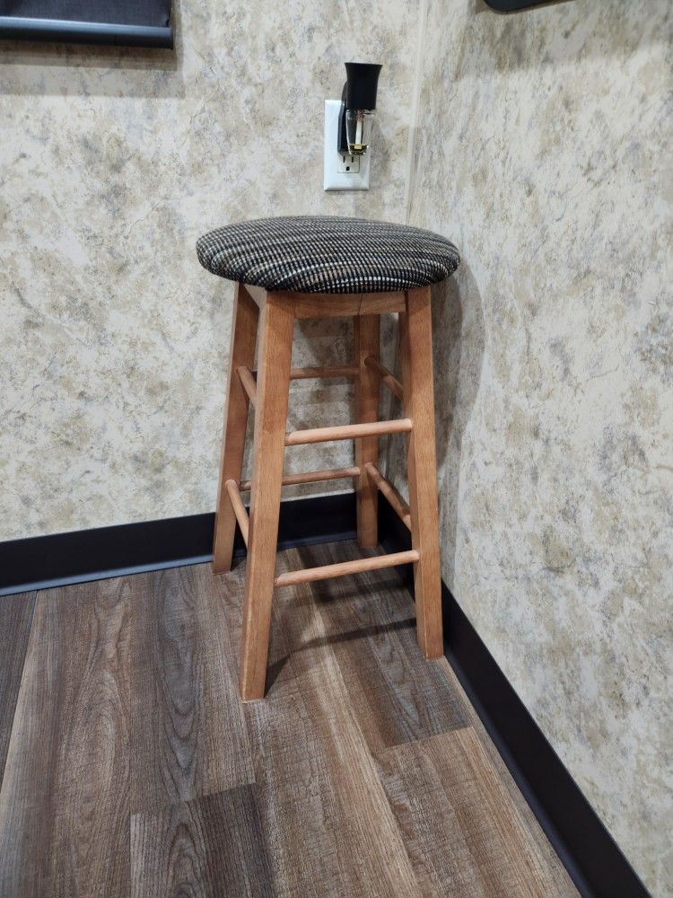 Barstool 