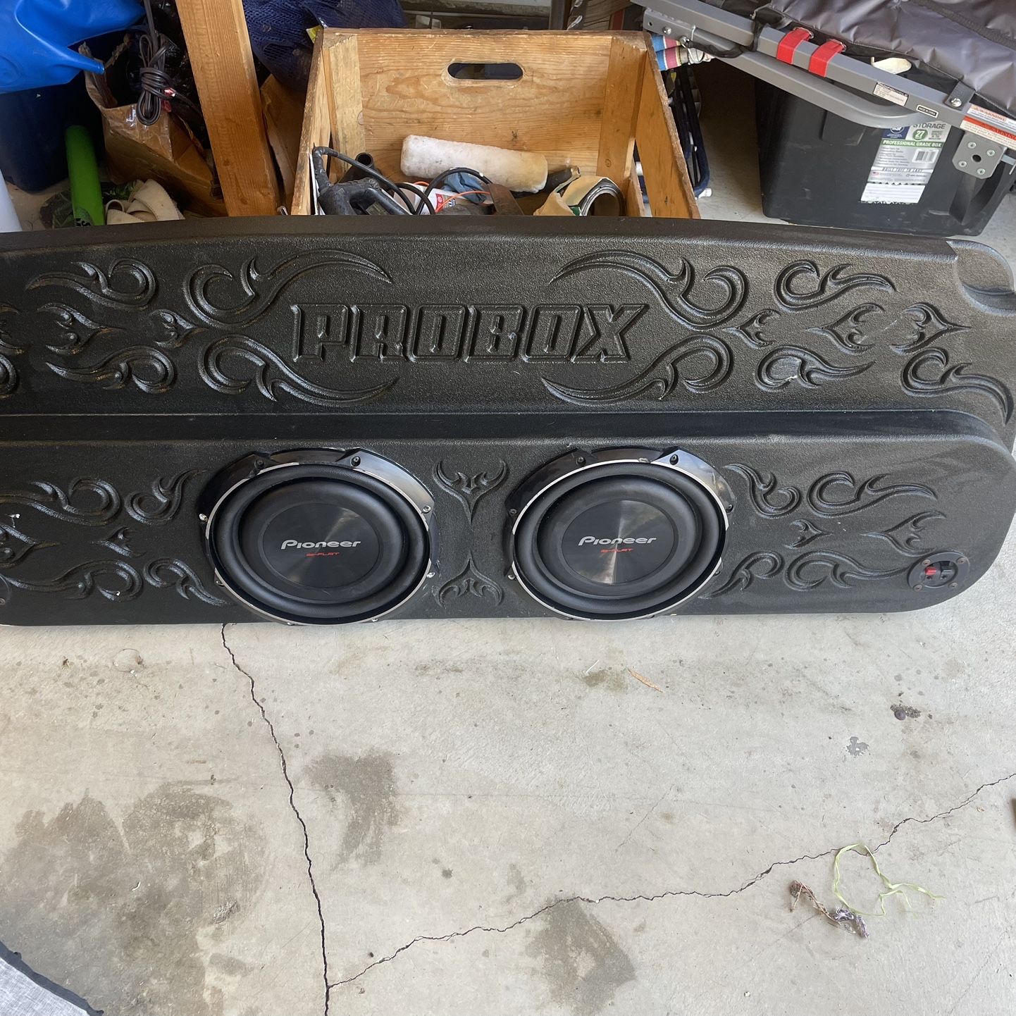Speaker Box Avalanche Escalade Custom 