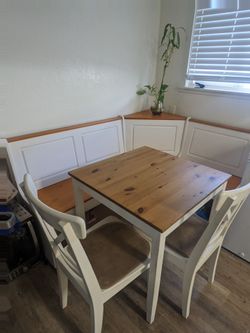 Breakfast nook