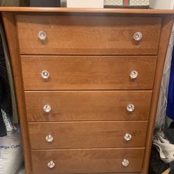DRESSER
