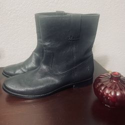 Wom 8.5 -men’s 7.5. Leather. Boots. 
