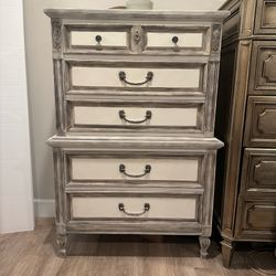 5 Drawer Chest / Dresser / Bedroom Furniture