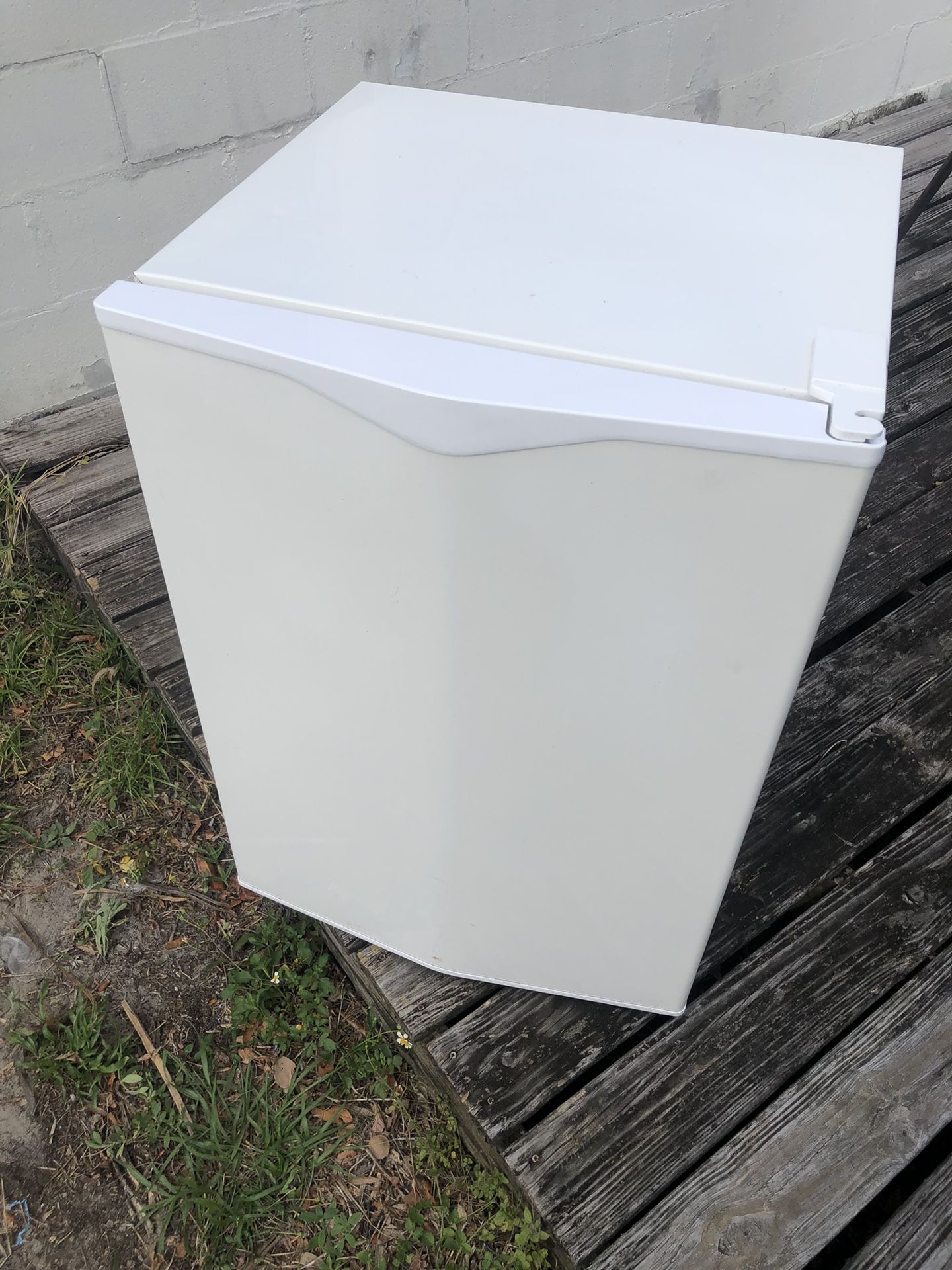 Kenmore Mini Refrigerator 
