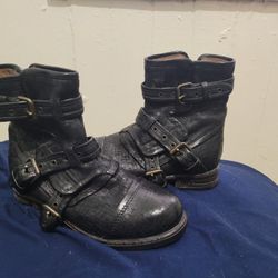 UGG COLLECTION ELISABETA WEAVE MOTO BUCKLE BOOTS SIZE 6.5