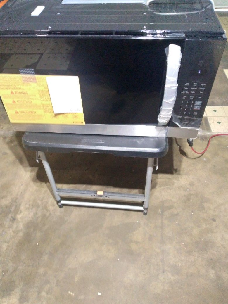 LG 1.3 cu. ft. 30 in. W Low Profile Over the Range Microwave Oven with EasyClean