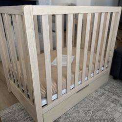 4-in-1 Convertible Mini Crib