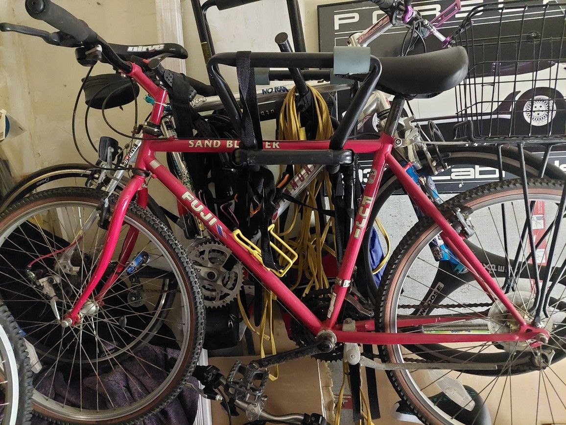 FUJI SAND BLASTER 19" FRAME 26" 🛞 , 18 SPEED, READY FOR RIDING $100