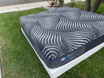 Sealy Posturepedic Plus Hybrid Mattress