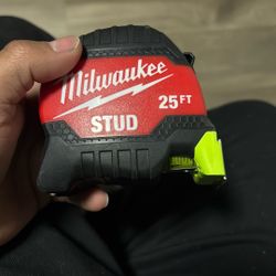 Milwaukee Magnetic Stud Tape Measure 