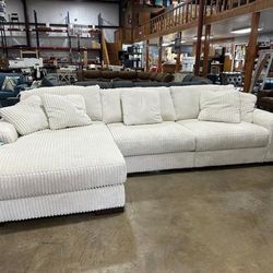 Lindyn Ivory 3-Piece LAF Sectional