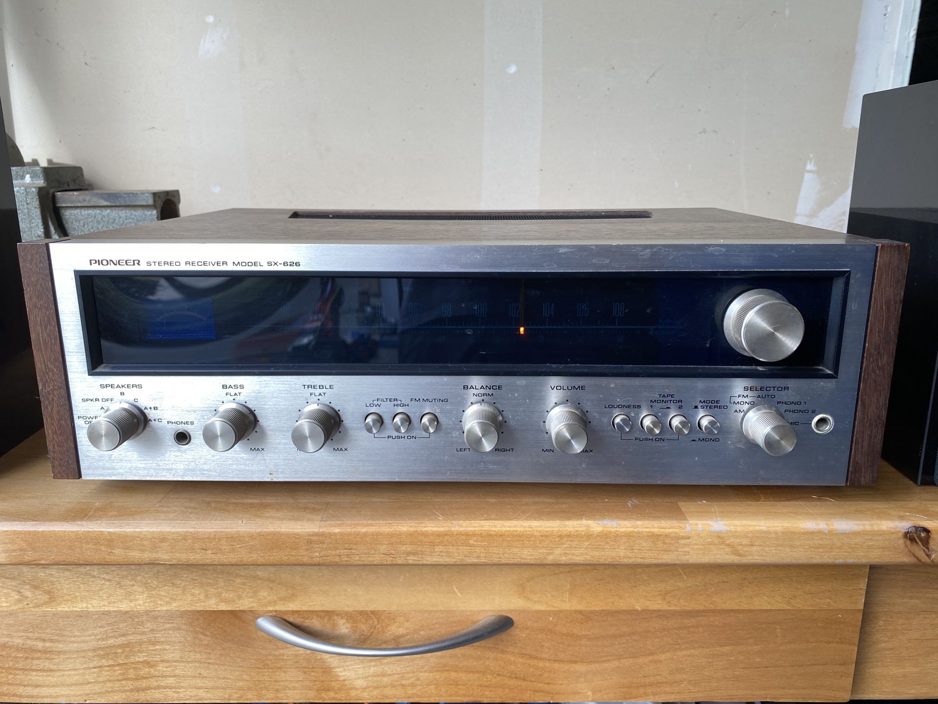 Vintage Pioneer SX-626 receiver