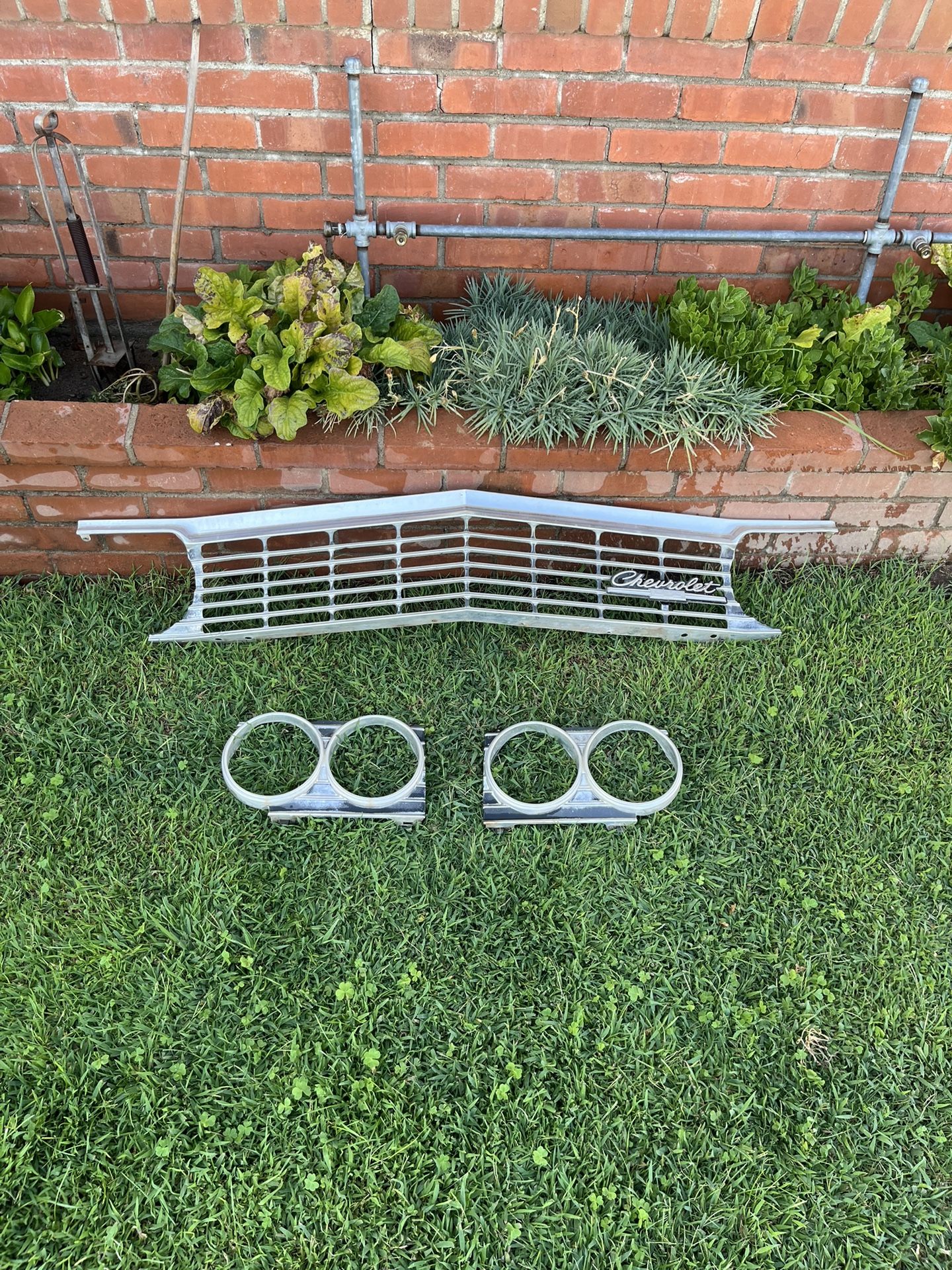 66 impala / Caprice ( Grill and Headlight Bezels )