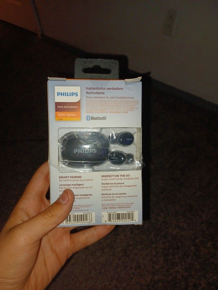 Phillips In Ear 1000 Series True Wireless Earphones (Brand New But Broken Box)