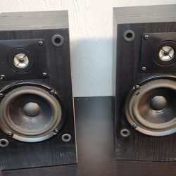 Signet bookshelf speakers