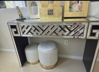 Z-Gallerie Console Table (like new)