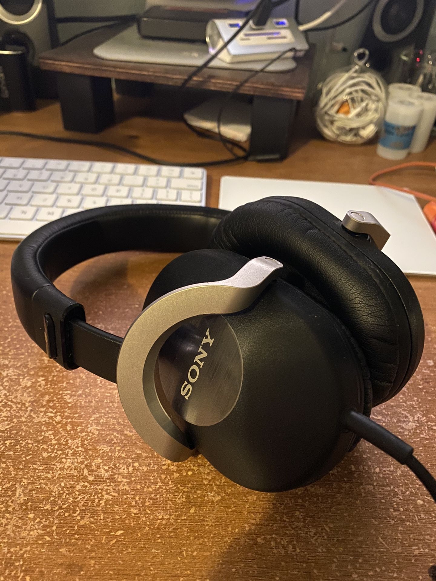 Sony Headphones w/ Microphone - Cheap!!