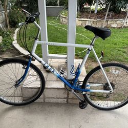 Vintage Trek 8000 Aluminum Mountain Bike