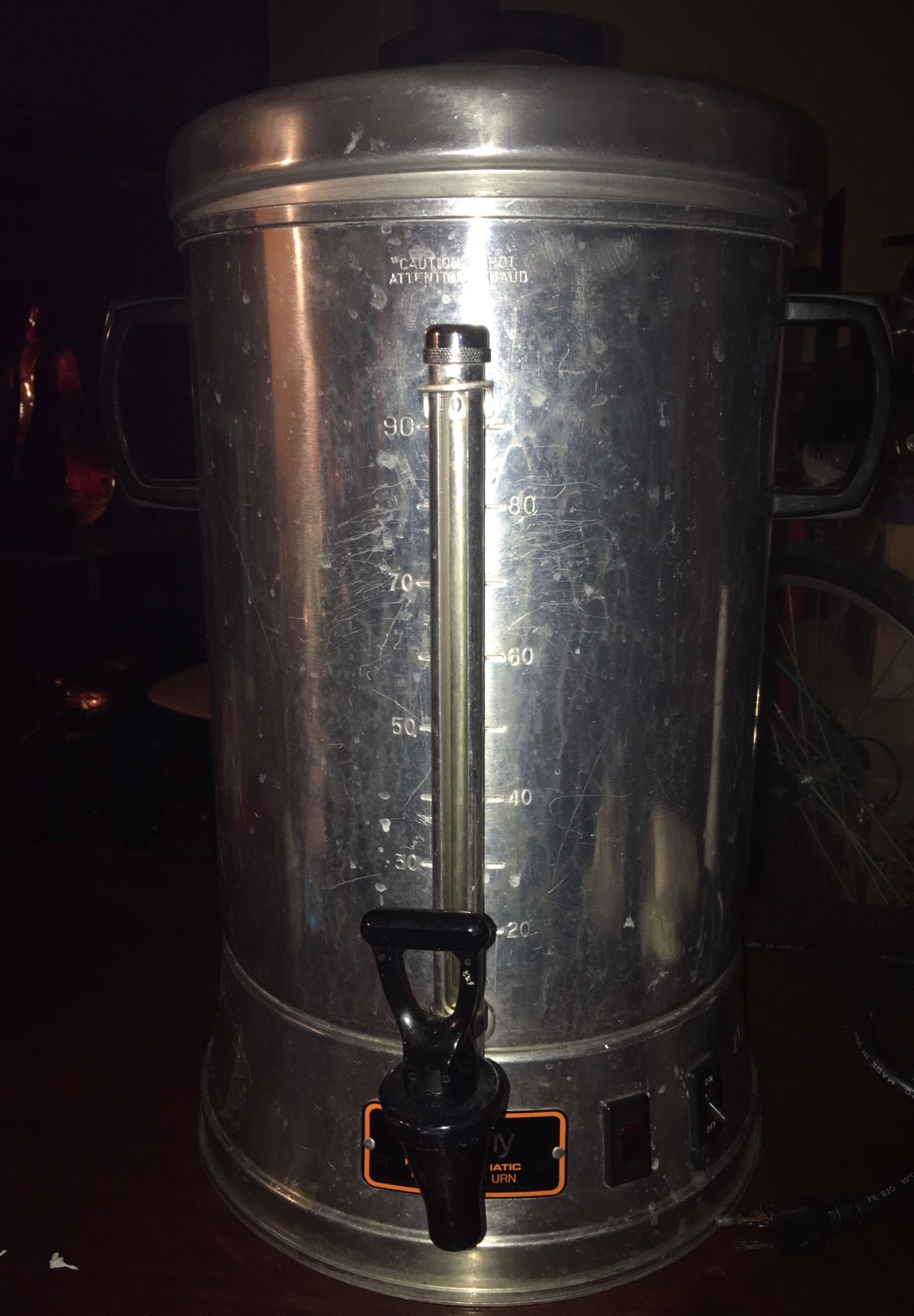 Colony fully automatic percolator urn