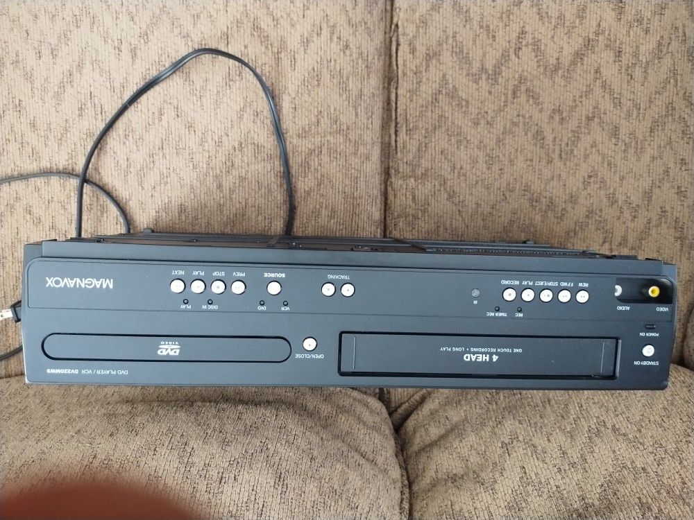 Magnavox Video Cassette Recorder/ DVD Player