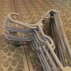 11 children’s hangers