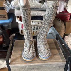 UGG Boots Size 6 - Used 