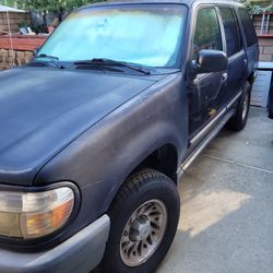 1999 Ford Explorer