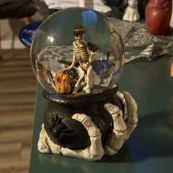 Halloween Snow Globe